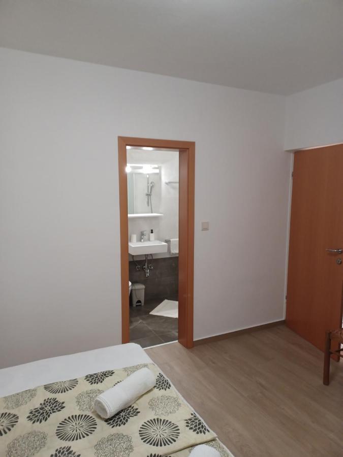 Apartments Beg Раб Екстер'єр фото