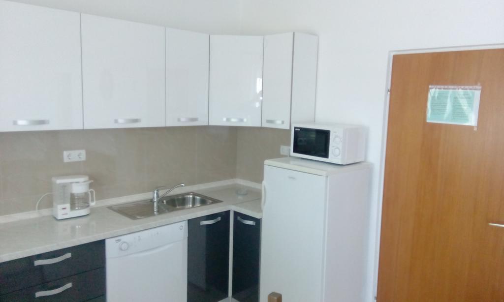 Apartments Beg Раб Екстер'єр фото