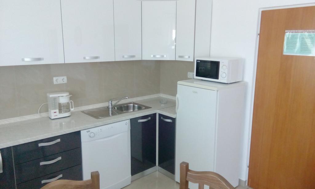 Apartments Beg Раб Екстер'єр фото