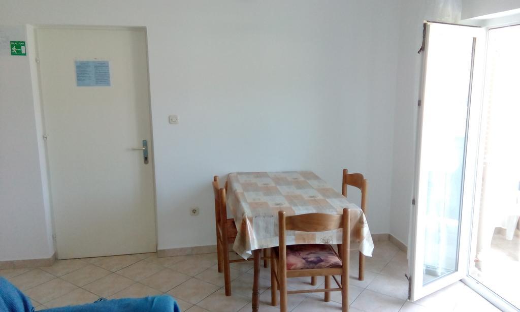 Apartments Beg Раб Екстер'єр фото