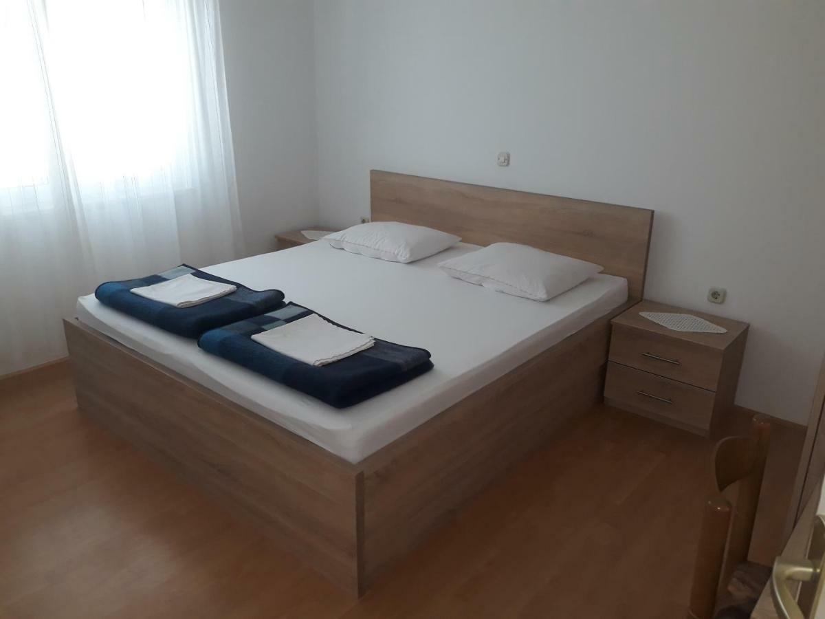 Apartments Beg Раб Екстер'єр фото